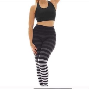 K-Deer The Jody Stripe leggings size small